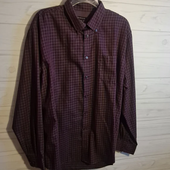 Van Heusen button down shirt - Picture 3 of 5